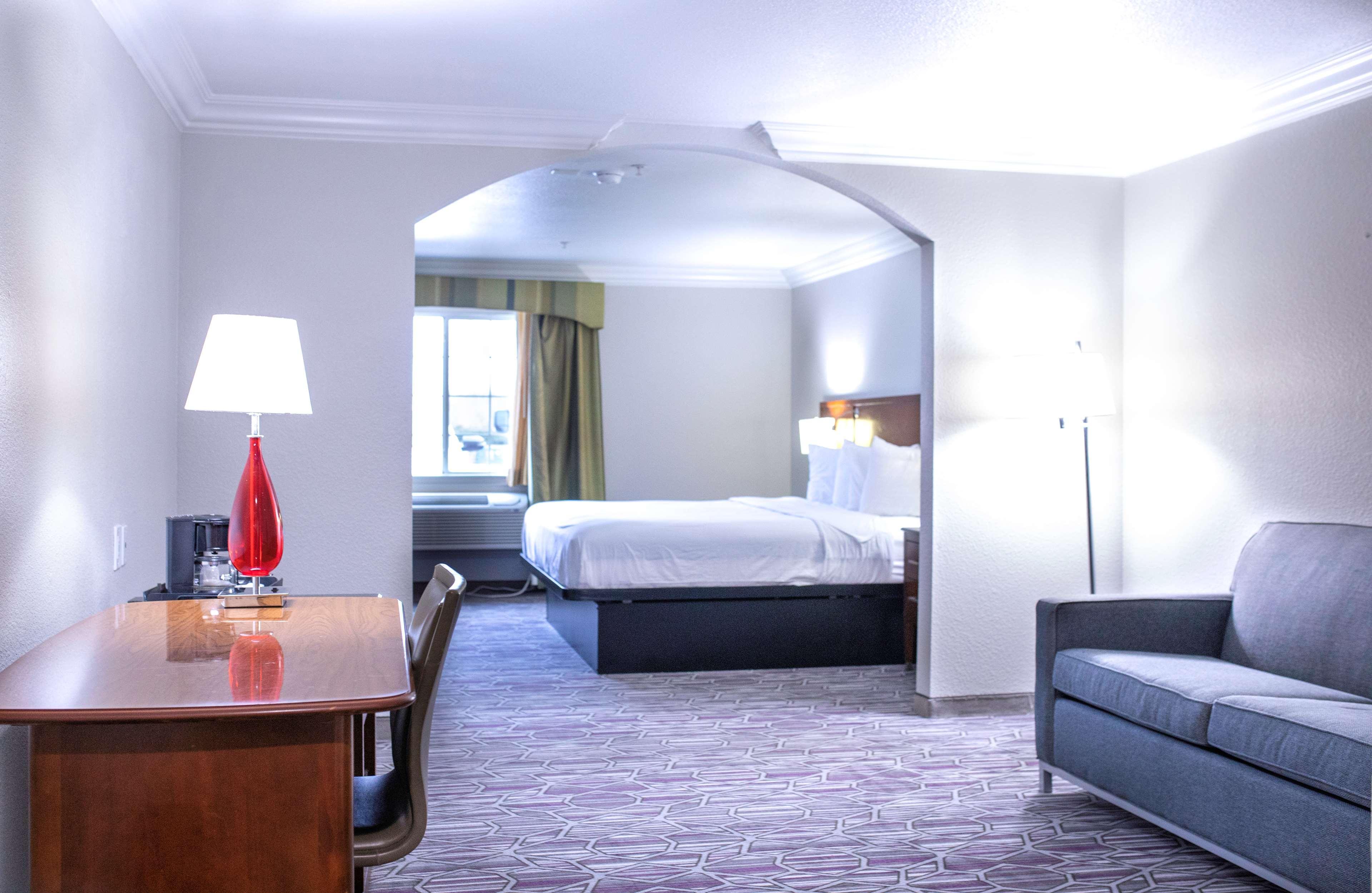 Surestay Plus By Best Western Fort Worth Benbrook Dış mekan fotoğraf