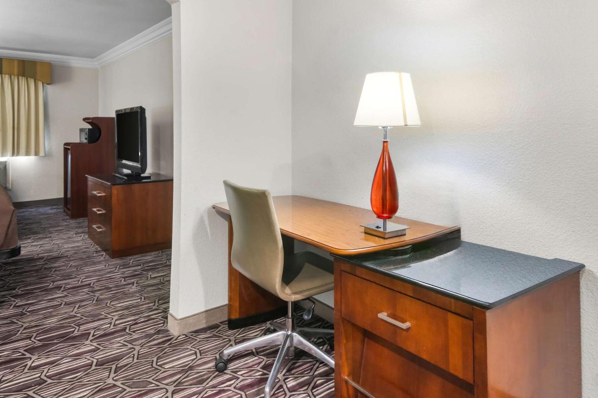 Surestay Plus By Best Western Fort Worth Benbrook Dış mekan fotoğraf