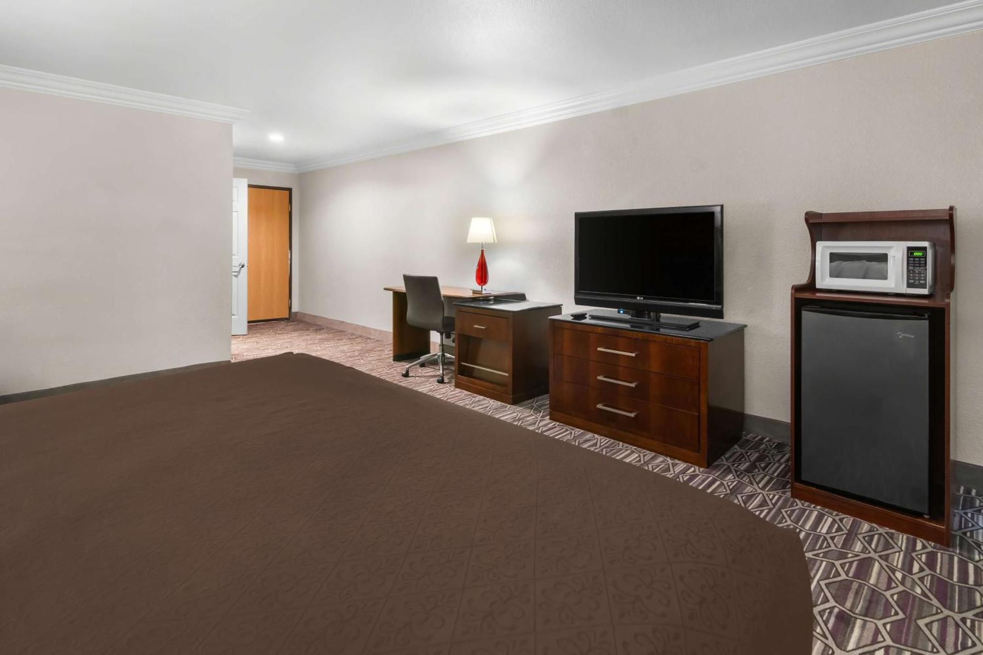 Surestay Plus By Best Western Fort Worth Benbrook Dış mekan fotoğraf
