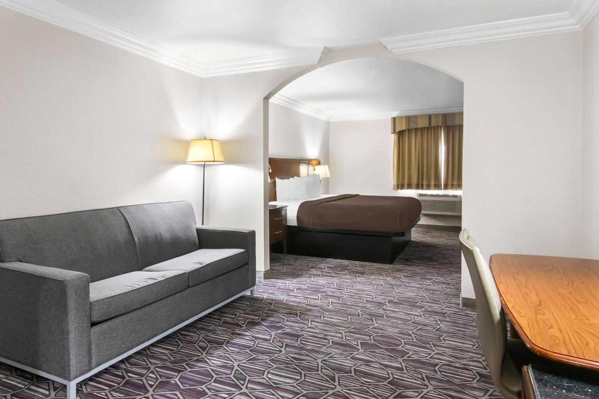 Surestay Plus By Best Western Fort Worth Benbrook Dış mekan fotoğraf