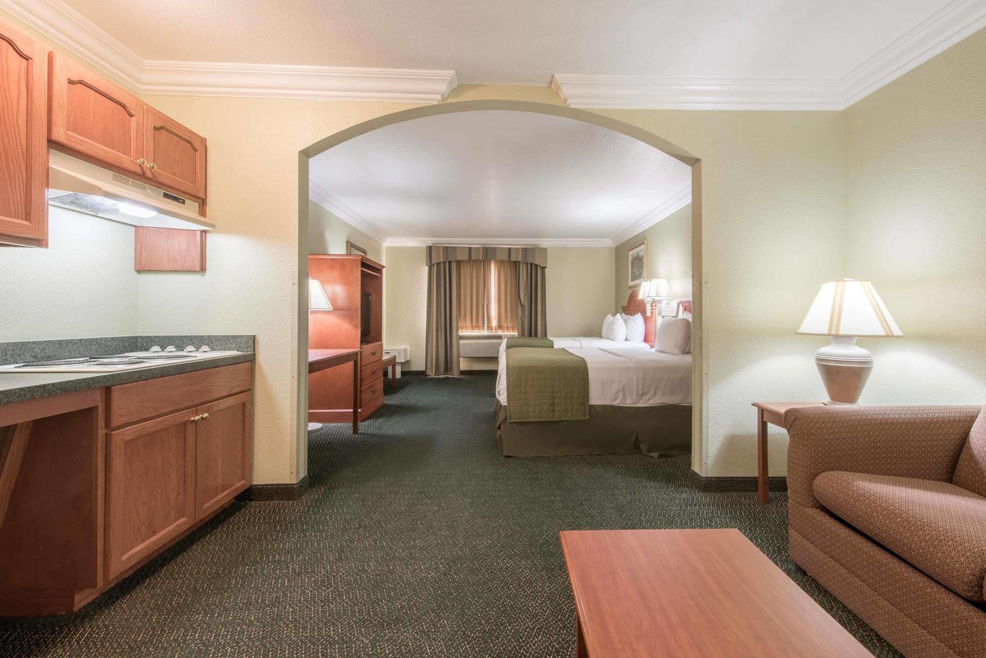 Surestay Plus By Best Western Fort Worth Benbrook Dış mekan fotoğraf