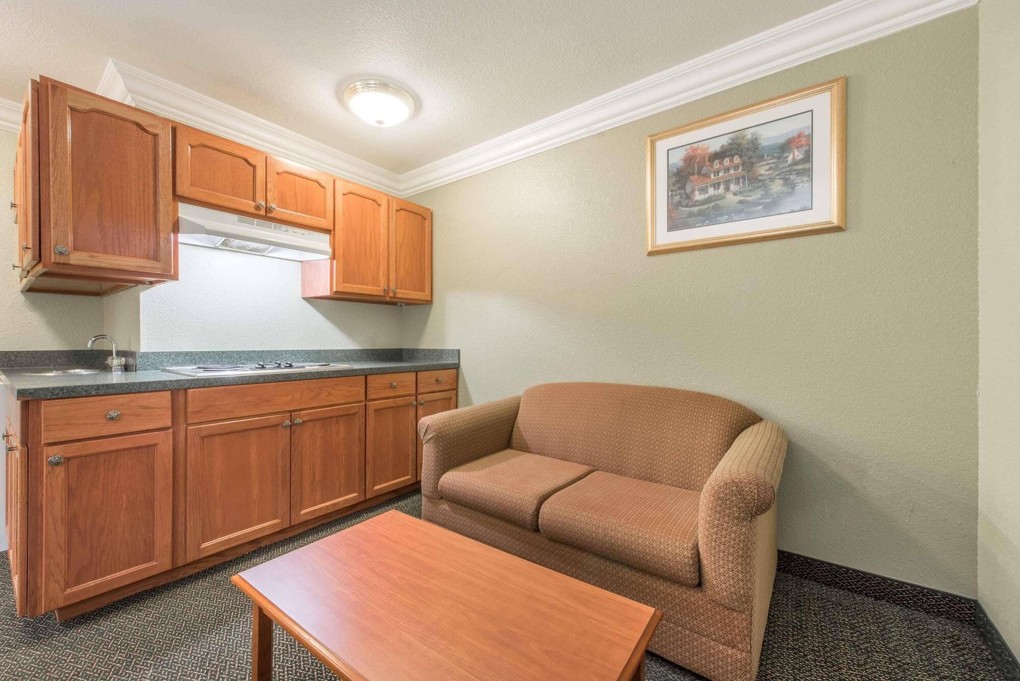 Surestay Plus By Best Western Fort Worth Benbrook Dış mekan fotoğraf