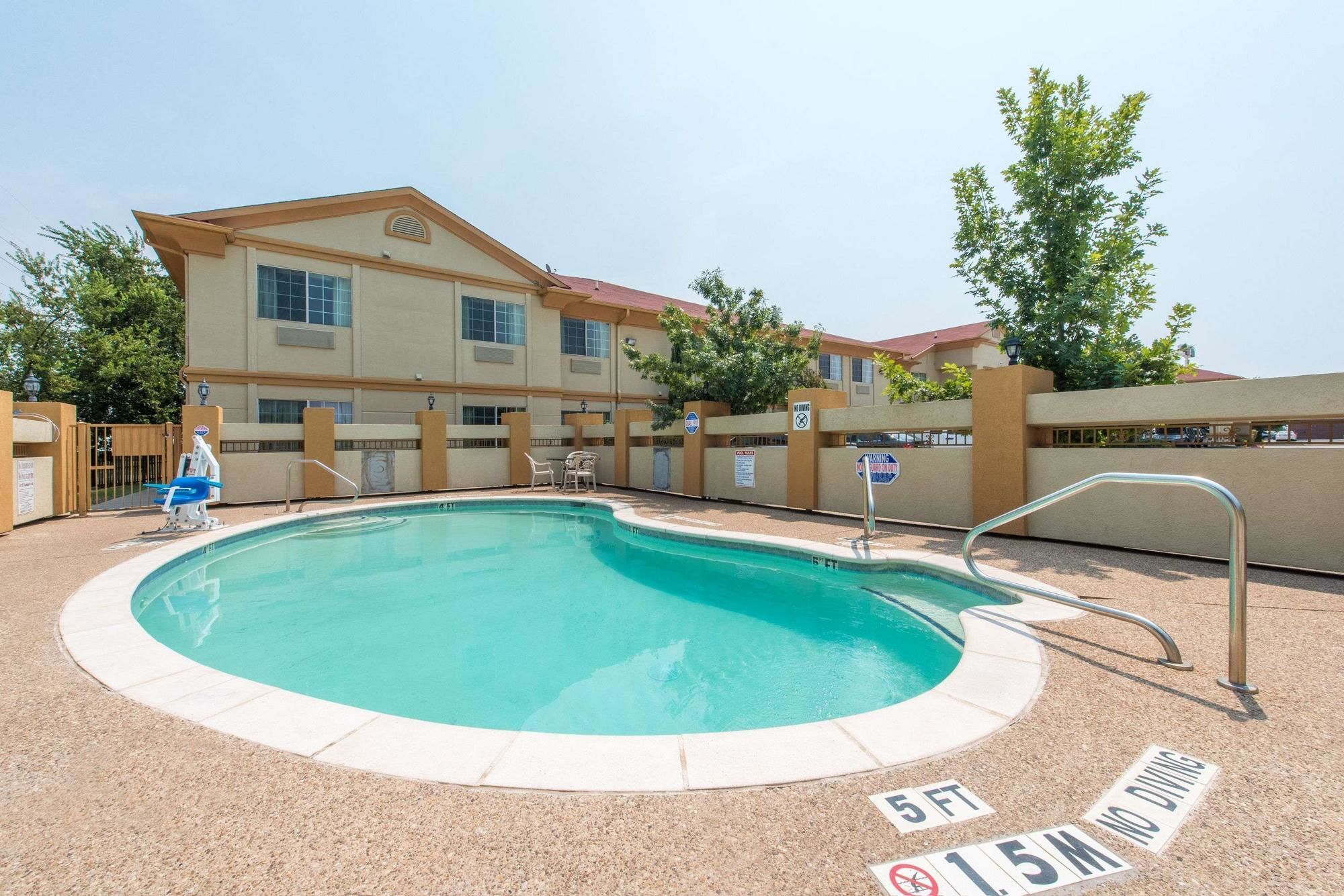 Surestay Plus By Best Western Fort Worth Benbrook Dış mekan fotoğraf